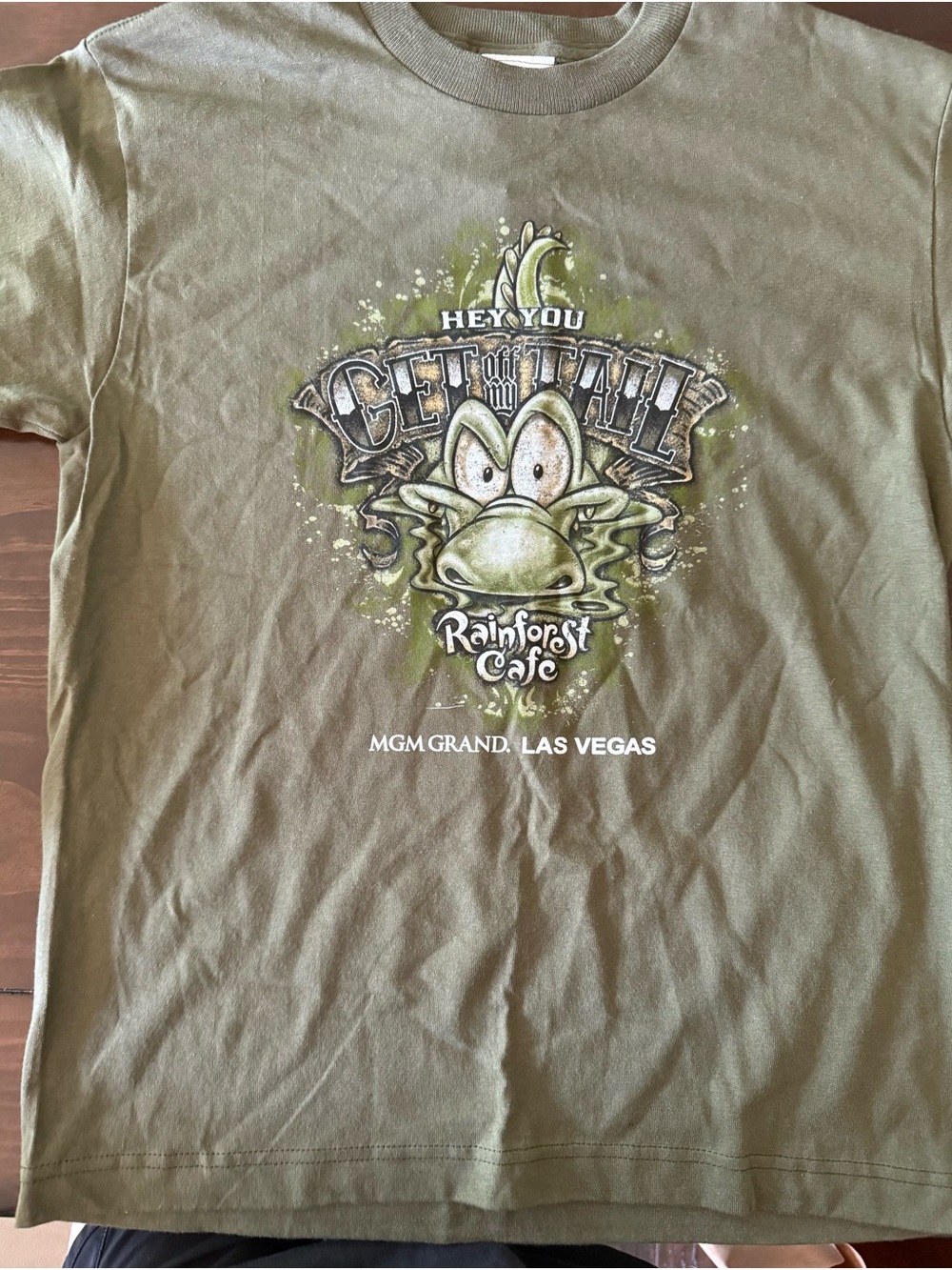 Y2K NWT RAINFOREST CAFE MGM Grand Las Vegas Olive Graphic Tee